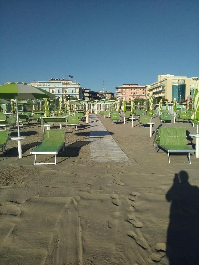 Hotel Marcus Чезенатико Экстерьер фото